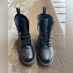 Dr. Martens Womens 1460 smooth leather boots